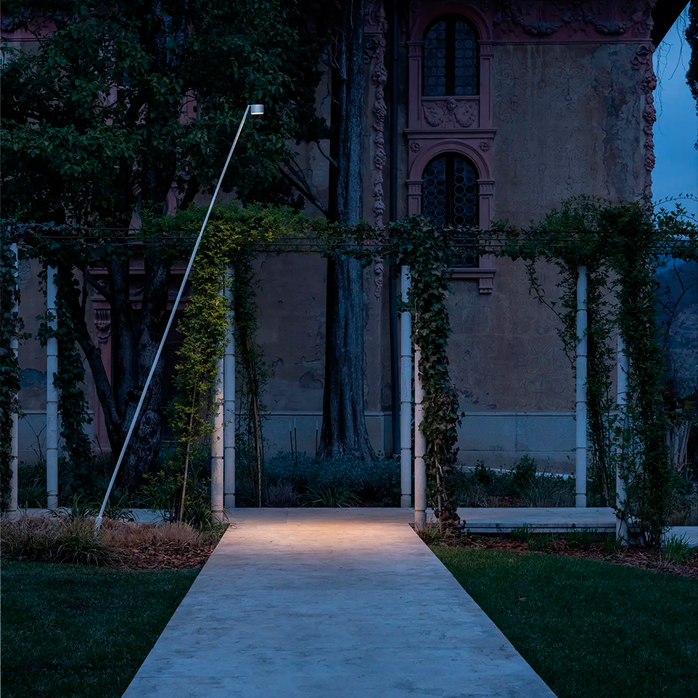 LATERN Irrigatore da giardino in metallo, a 360 gradi, resistente a impatto, spruzzatore automatico con punta in metallo, per irrigazione di piante, fiori, verdure, erba