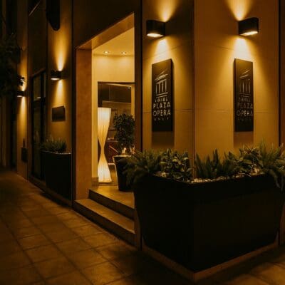 illuminazione ingresso hotel